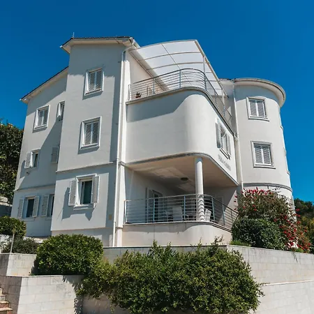 Calista Apartman *